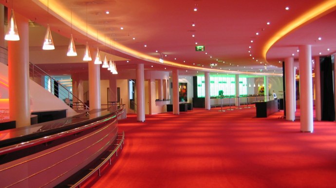 Apollo Theater Foyer_Stalls, &copy; Stage Entertainment