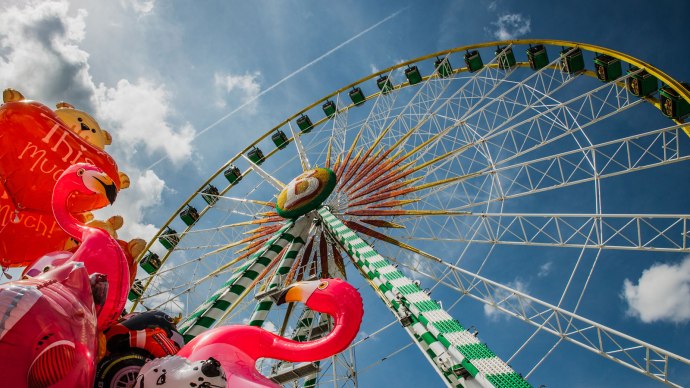 Wasen Stuttgart, ferry wheel and balloons, &copy; in.Stuttgart, Sascha Feuster