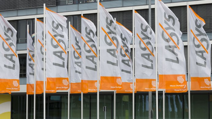 Die Fahnen der LASYS, Internationale Fachmesse f&uuml;r Laser-Materialbearbeitung, als Pflichttermin f&uuml;r das Fachpublikum im Juni., &copy; Landesmesse Stuttgart GmbH