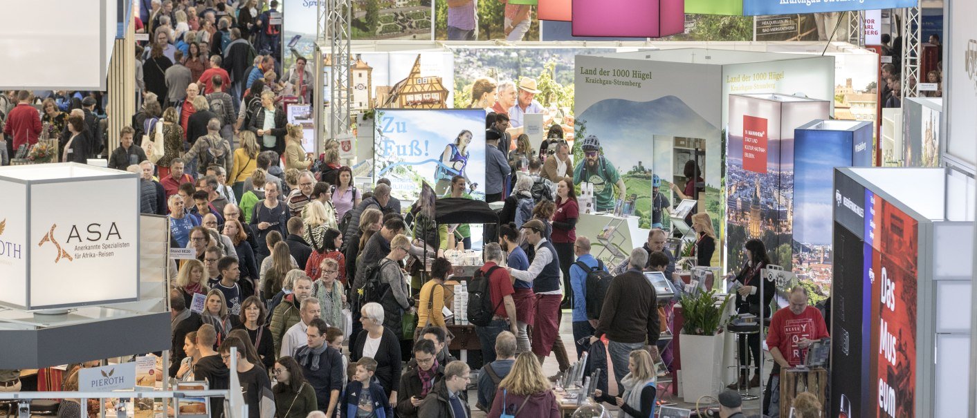 Mit der CMT, der weltweit größten Publikumsmesse für Tourismus und Caravaning (hier ein Foto der letzten Veranstaltung 2020), startet die Messe Stuttgart ins Jahr 2023., © Landesmesse Stuttgart GmbH
