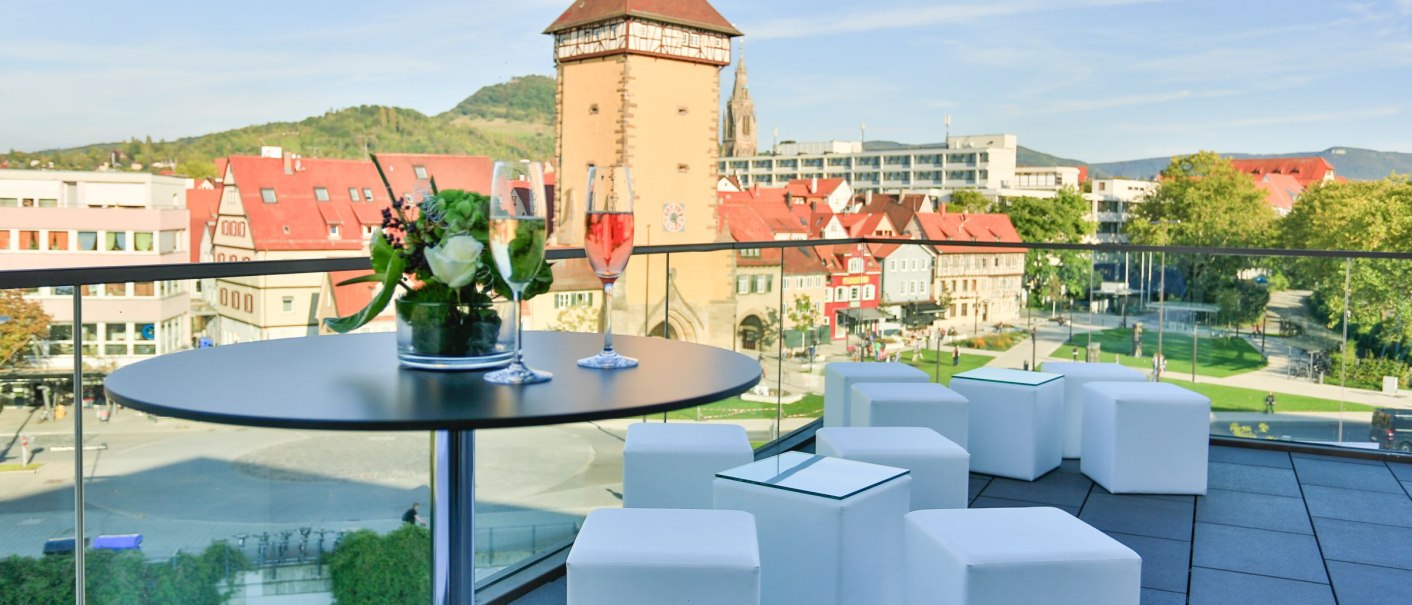 Stadthalle Reutlingen terrace with view of the old town, © bjoernhahn