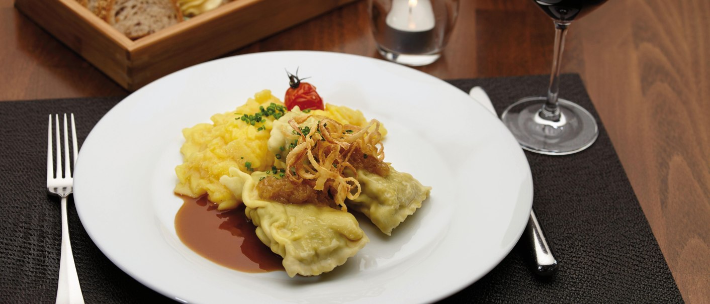 Maultaschen mit Kartoffelsalat, © Stuttgart-Marketing GmbH Jean-Claude Winkler