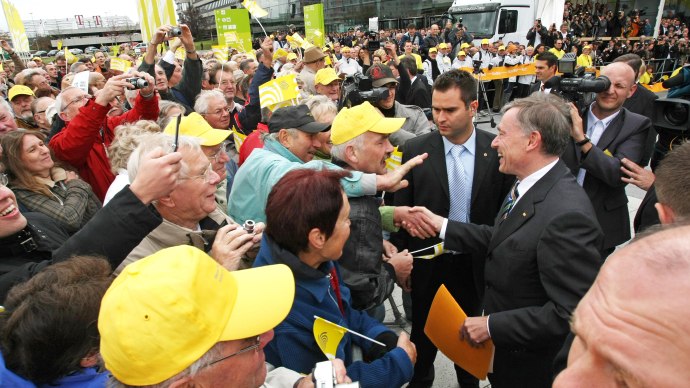 Der ehemalige Bundespr&auml;sident Horst K&ouml;hler bei der Er&ouml;ffnung des neuen Messsegel&auml;ndes., &copy; Landesmesse Stuttgart GmbH