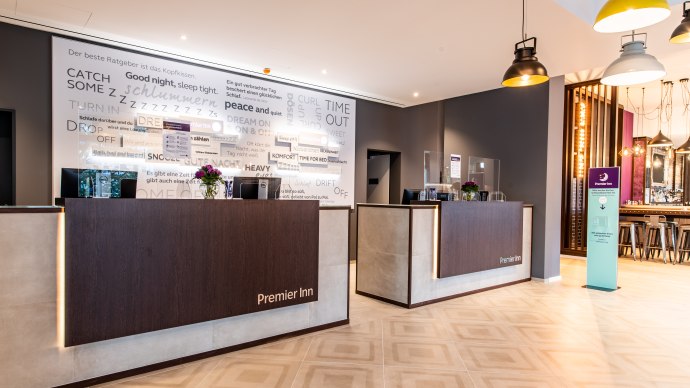 Rezeption Premier Inn, &copy; Premier Inn Deutschland