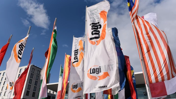 Fahnen LogiMat Messegel&auml;nde , &copy; EuroExpo GmbH