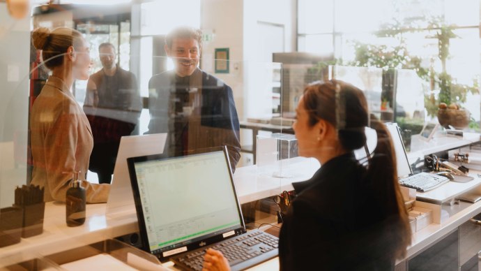 Hotel reservation, &copy; Alwin Maigler