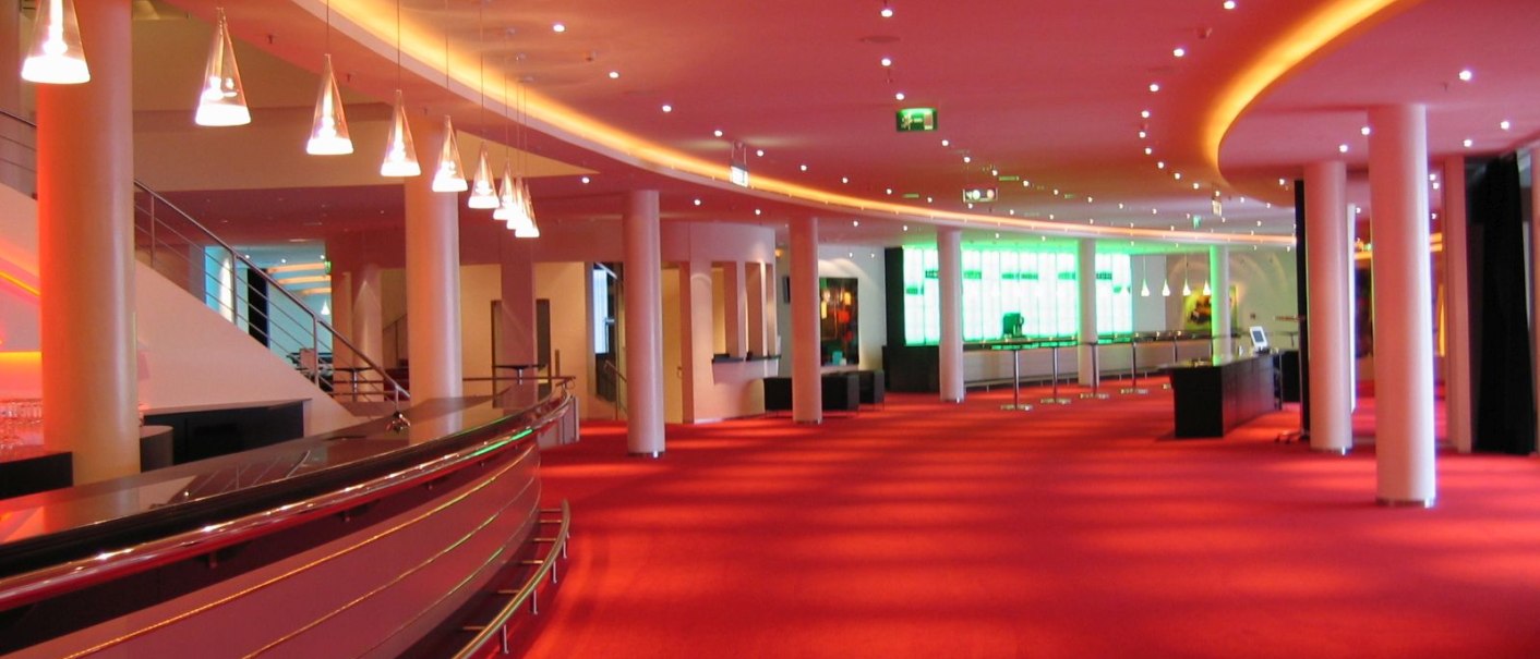 Apollo Theater Foyer_Stalls, &copy; Stage Entertainment