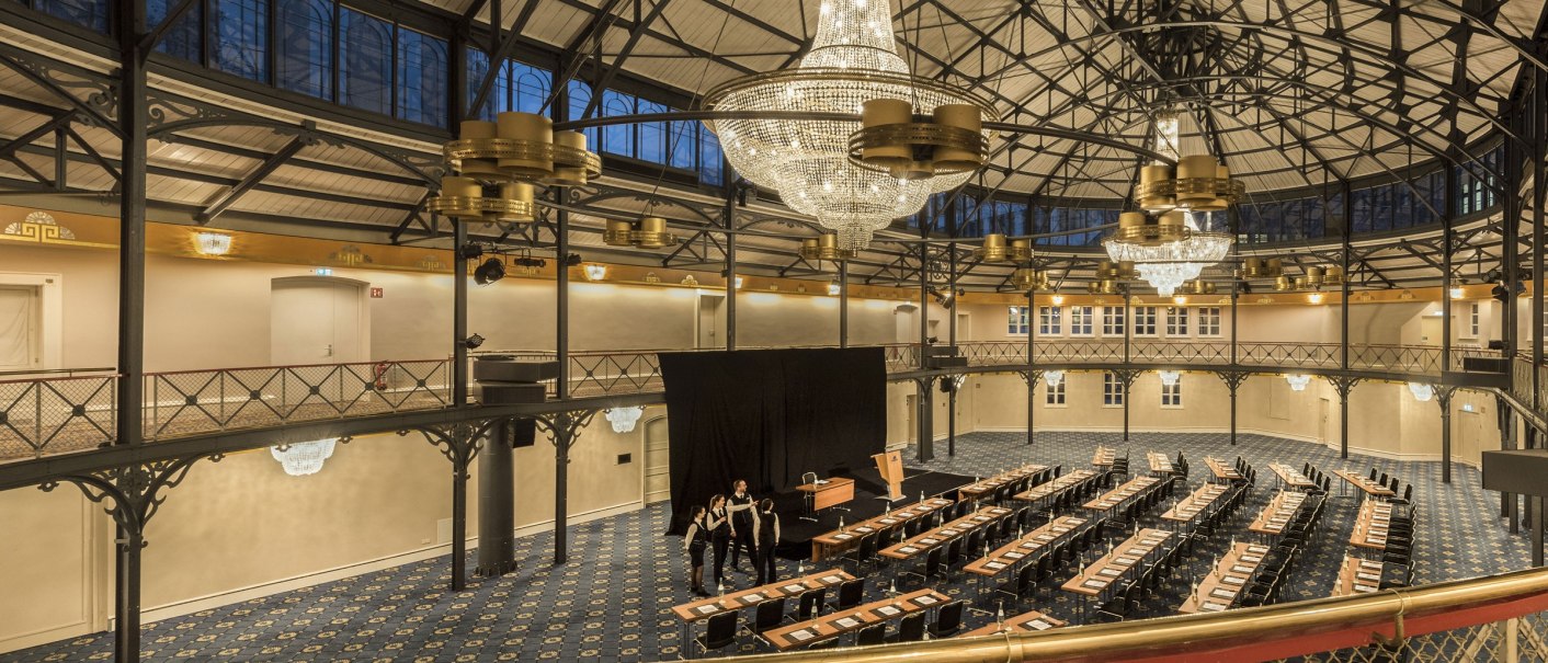 Maritim Hotel Stuttgart, indoor riding arena, &copy; vision photos, Gro&szlig;beerestr. 12b, 14482 Potsdam