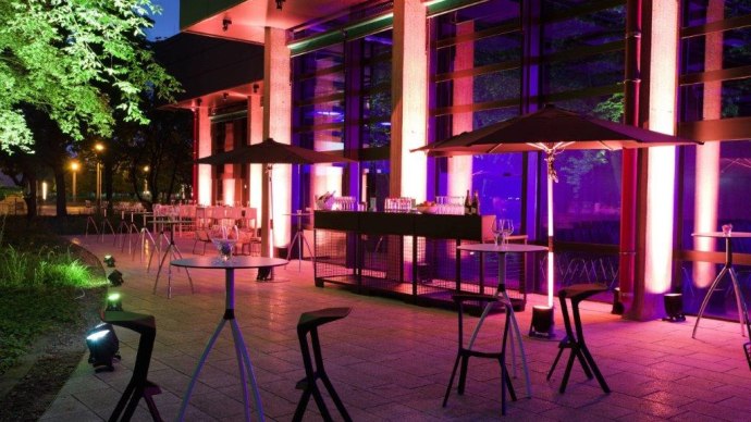 Das K Au&szlig;enbereich