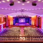 WEB_Backnanger B&uuml;rgerhaus_Walter-Baumg&auml;rtner-Saal_Foto_(c)_Steffen Scheyhing, &copy; steffenscheyhing.de