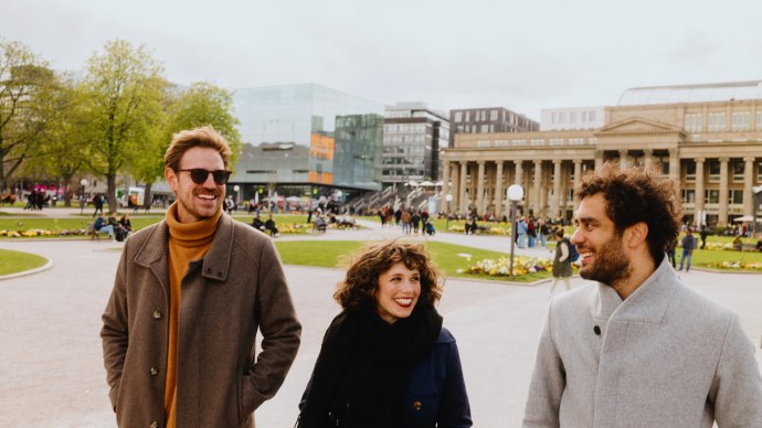 Gespr&auml;ch auf dem Schlossplatz, &copy; SMG, Alwin Maigler