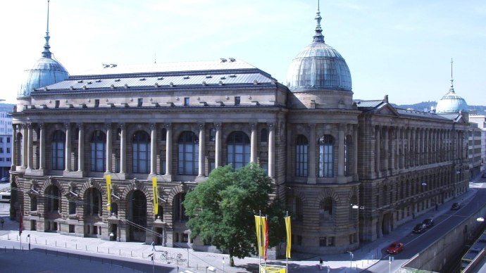 Historic building with domes, the Haus der Wirtschaft in Baden-W&uuml;rttemberg. It has an impressive fa&ccedil;ade with columns and large windows., &copy; Wirtschaftministerium