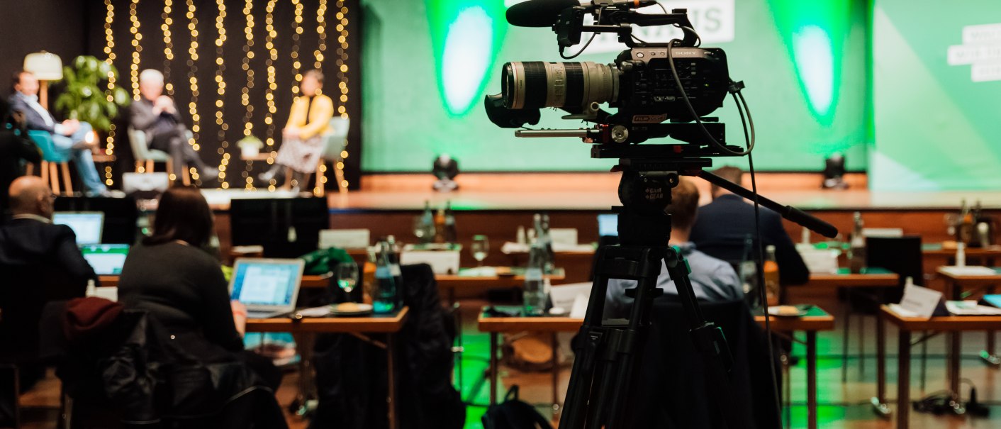 Demokratie geht auch digital – für die Landesdelegiertenkonferenz lieferte die Stadthalle Reutlingen den Rahmen, das hybride Eventkonzept und sorgte für die reibungslose Durchführung, © Stadthalle Reutlingen GmbH